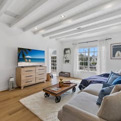 Pet-Friendly Apt in South Beach w/ Free Parking