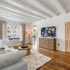 Stylish South Beach Condo:  Free Parking