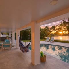 Miami Waterfront Home: Pool & Pet-Friendly