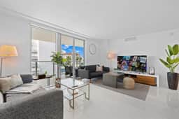 Luxury Condo w/ Rooftop Pool | 5-Min to Beach - Image 2