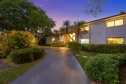 Villa Viel - Private Resort with Pool and Tennis