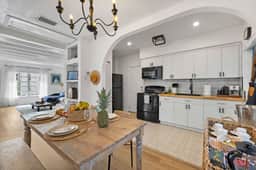 Casa Viel X• South Beach 2BR Apt with Free Parking