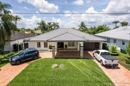 4 BR Family Pool Home with Game Room - Image 4