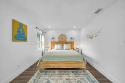Stylish Miami Home with Private Backyard - Image 3