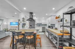 Stylish Miami Home with Private Backyard - Image 4