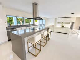 Lakeview Paradise in Miami - Image 5