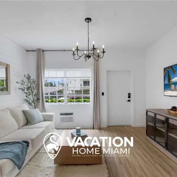 South Beach Condo: Free Parking & Pet-Friendly - Image 1