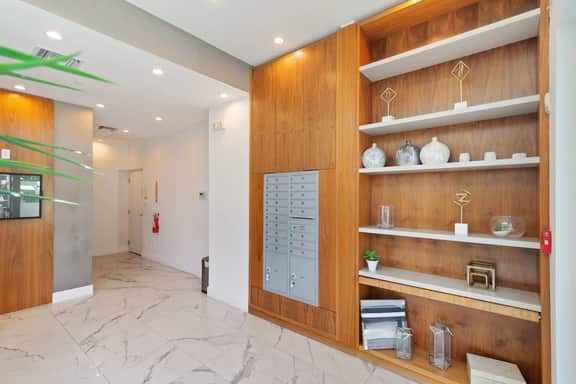 Luxury Condo w/ Rooftop Pool | 5-Min to Beach