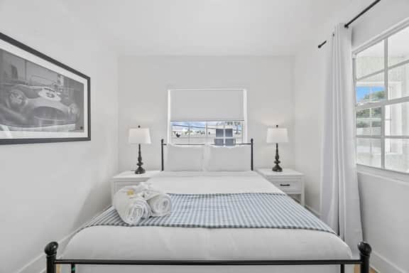 South Beach 2BR Apt with Free Parking - Casa Viel X
