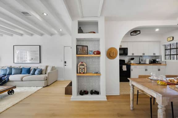 South Beach 2BR Apt with Free Parking - Casa Viel X