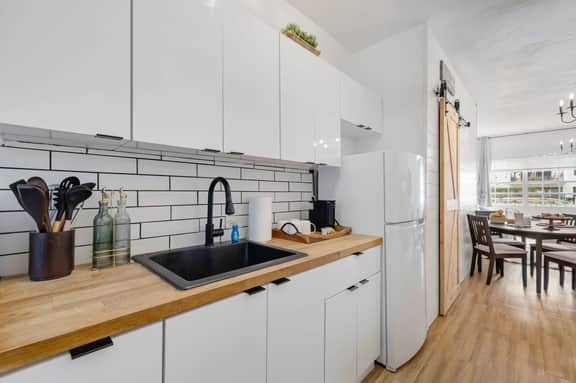 Casa Viel V• South Beach 1BR Apt with Free Parking