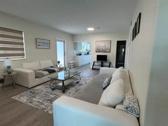 Spring Village by Canal Loft • MIA, free parking