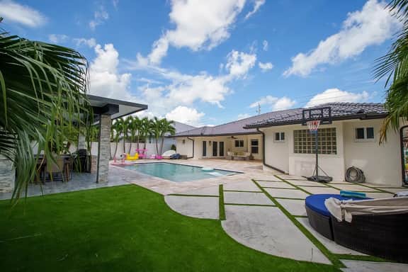 The Palms Miami | Pool, Game Room & Family Retreat - Image 3