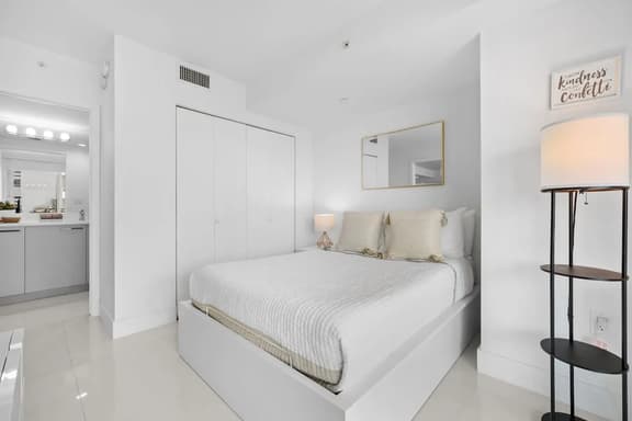 Luxury Condo w/ Rooftop Pool | 5-Min to Beach