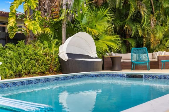 Pool Oasis • 10 Min to Beach • The Other Hollywood