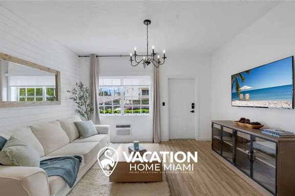 Casa Viel V• South Beach 1BR Apt with Free Parking - Image 1
