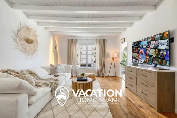 CasaViel IX • South Beach 2BR Apt • Free Parking - Image 1